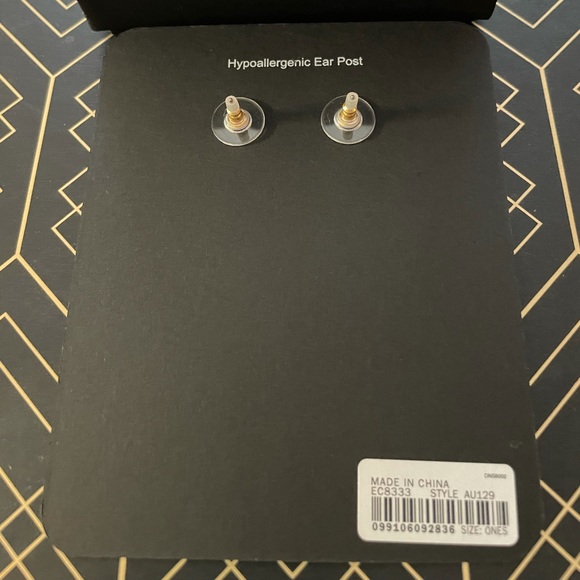 HP⭐️JCREW Crystal Leaf Stud Earrings NWT Crystal - Picture 7 of 9